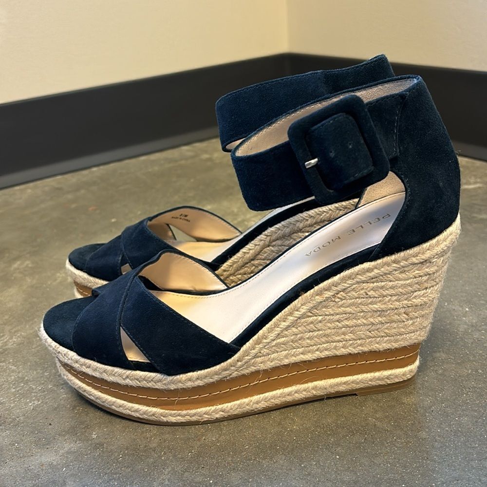 Pelle Moda wedges suede sandals blue 8.5